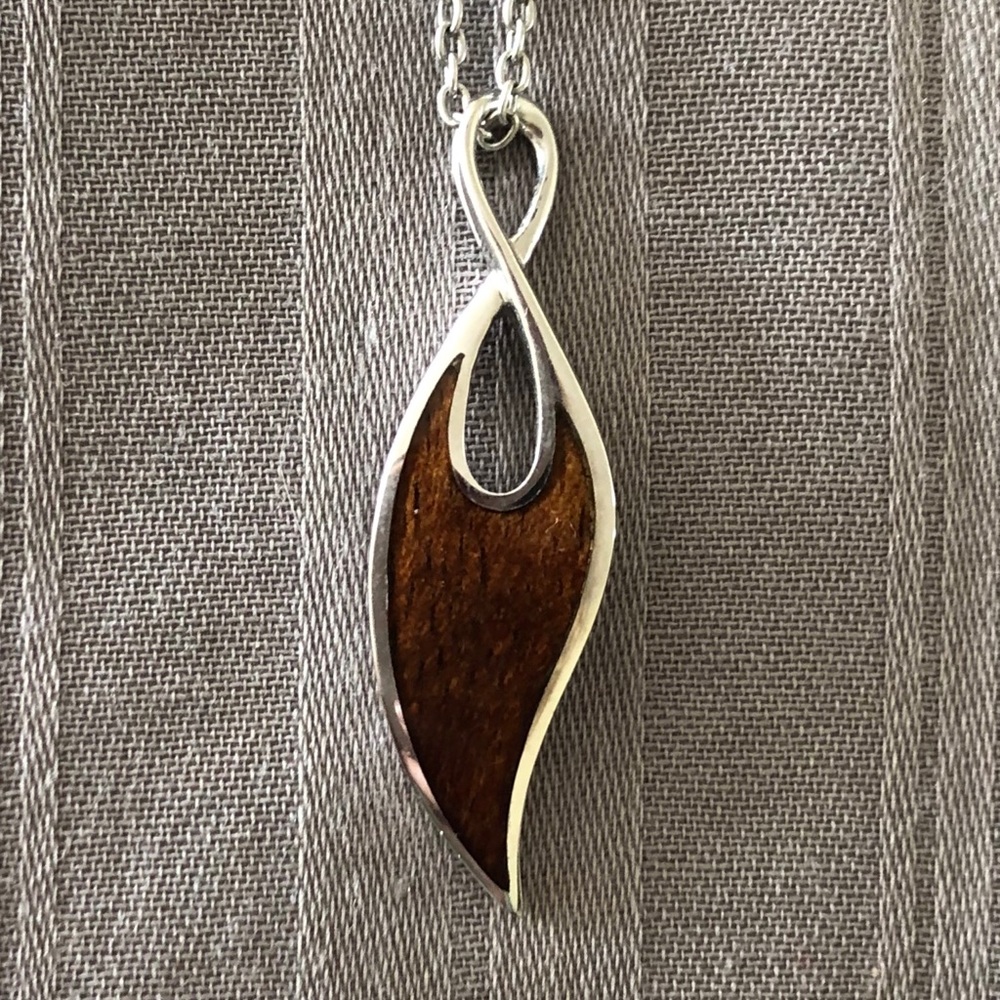 Na Hoku sterling silver shark tooth pendant